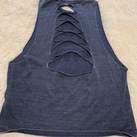 ✨Muscle Tank✨ - Picture 4 of 5